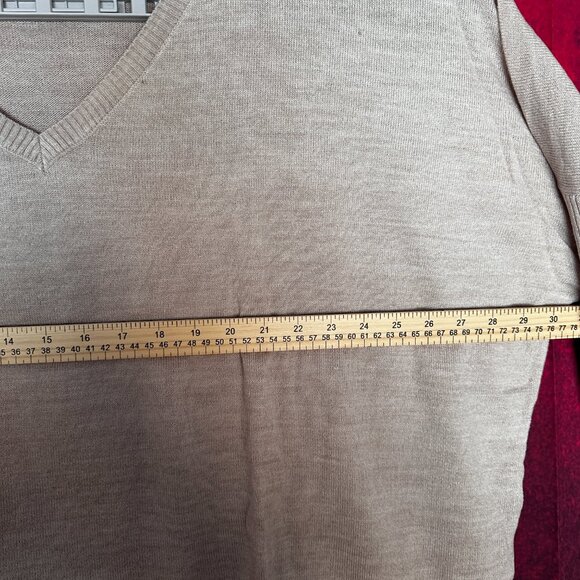 DENIM & CO WOMEN'S SWEATER, BEIGE, 2 POCKETS, V-NECK PULLOVER, OVERSIZE 2X - Picture 8 of 9